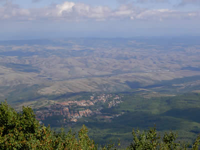 Vista di Abbadia San Salvatore dalla vetta dell'Amiata